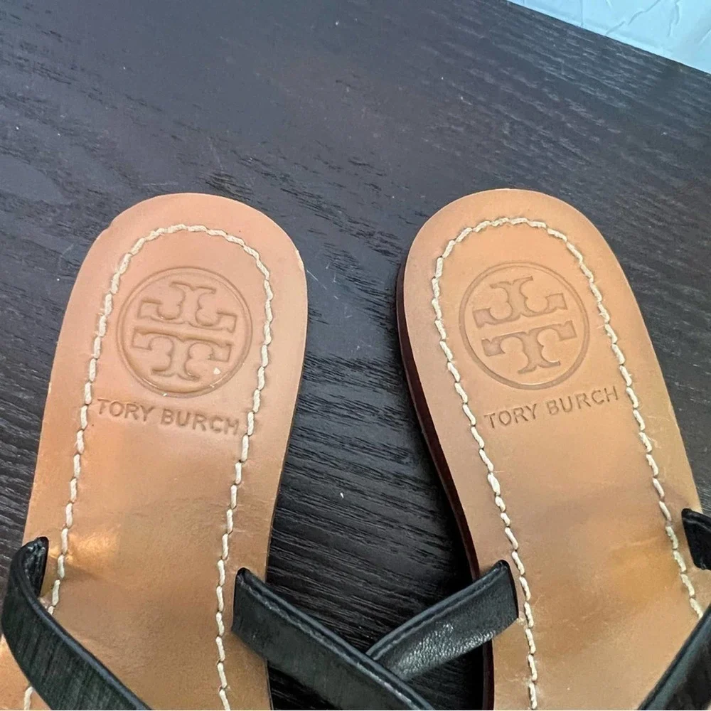 Tory Burch sandal. Black patent leather.     size 6  #33
